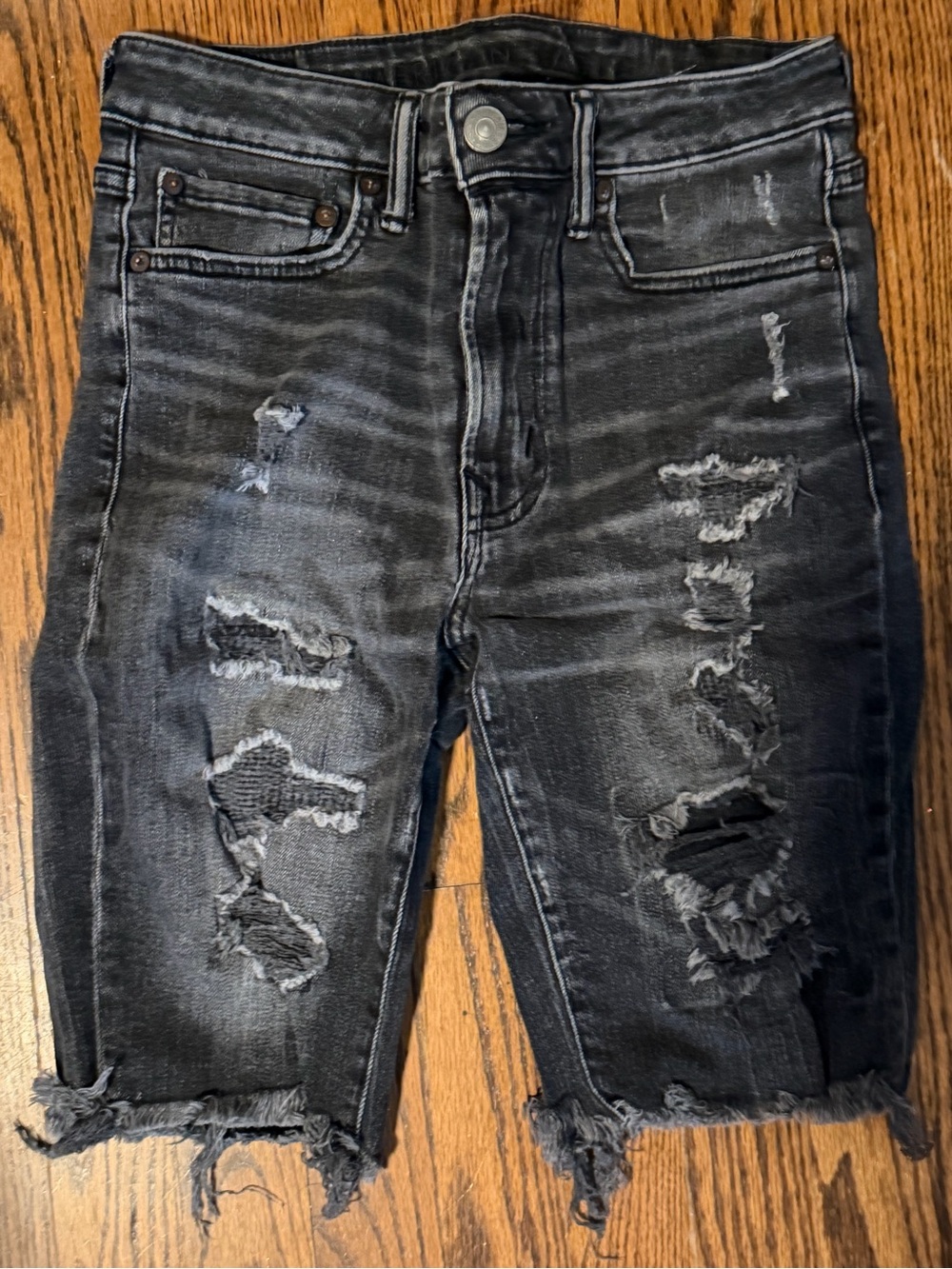 Distressed Black Denim Knee-Length Shorts AE 29 Jorts